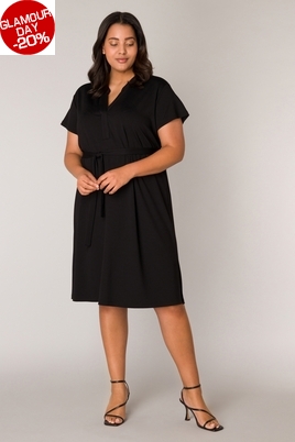 Base Level Curvy jurk Yenna