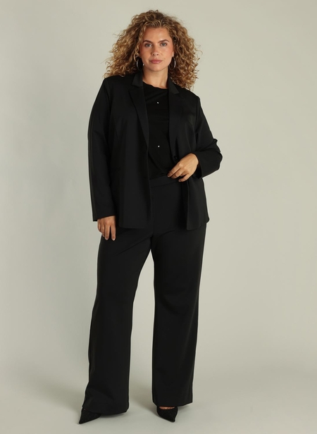 Yest Curve blazer Vita Essential