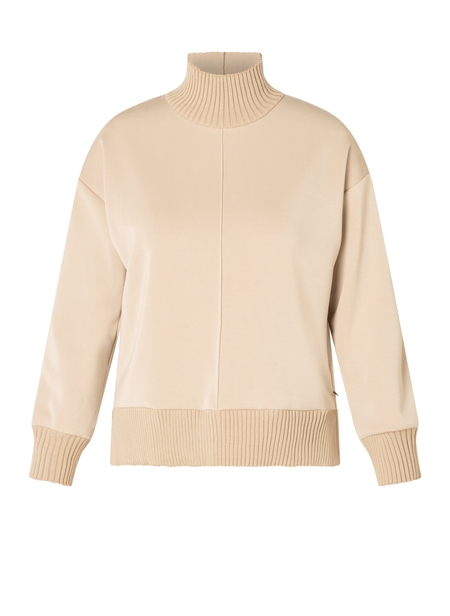 Yest Curve sweater Romeysa Essential