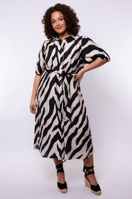 Exxcellent jurk Anniston