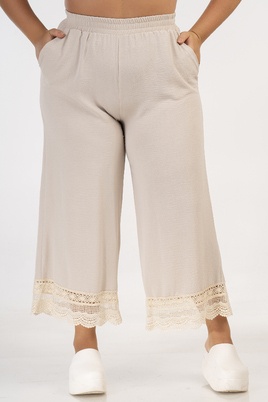 Curviss uni broek met kant rand