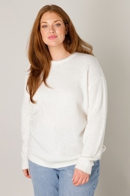 Base Level Curvy trui Yanara