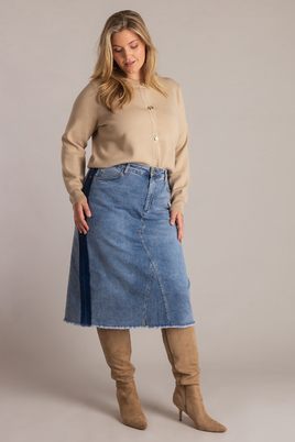 Yest Curve rok Jasmin