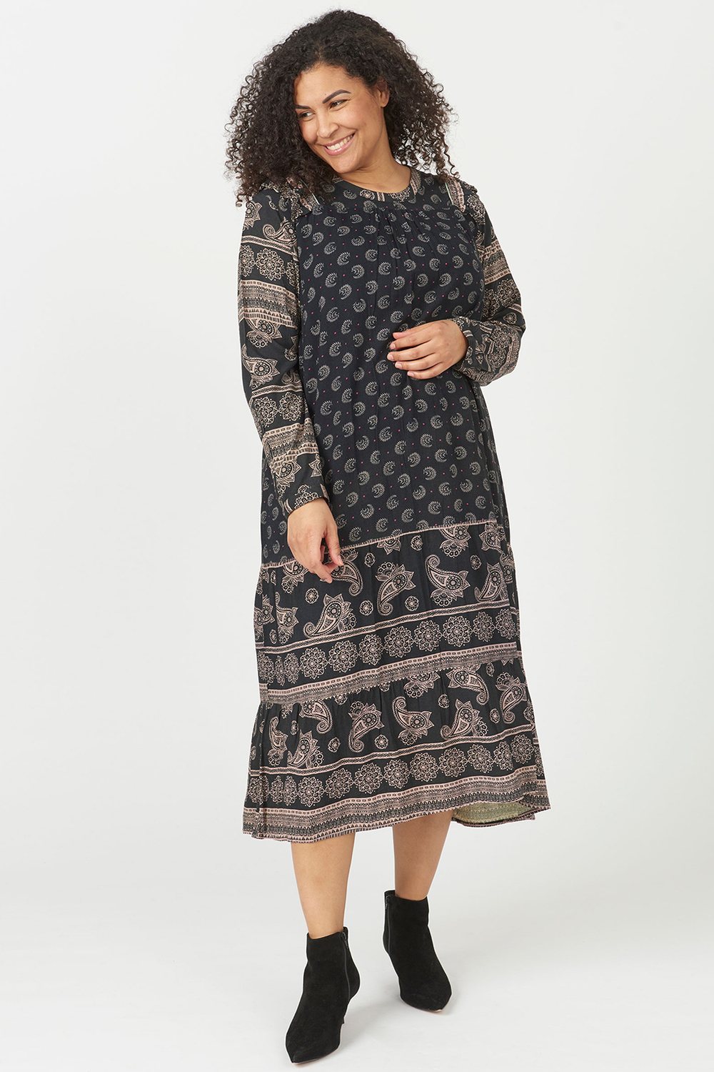 Grote maten damesmode MATELOOS grote maten Designers Clothing Adia jurk randdessin